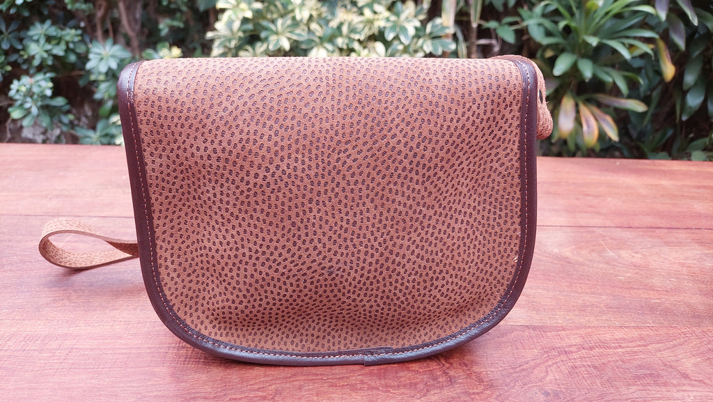 Cartera de Cuero Vacuno Ushguli - Grabado Carpincho