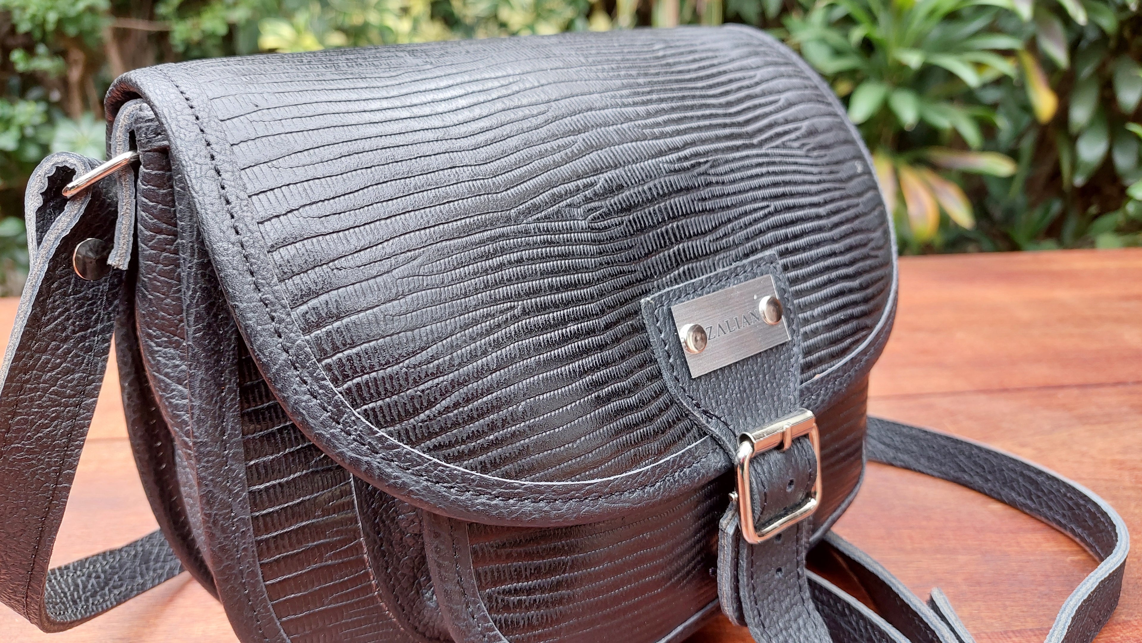 Cartera de Cuero Vacuno Ushguli - Negro