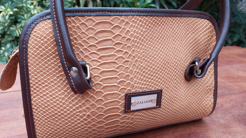 Cartera de Cuero Vacuno Alazani - Grabado Reptil