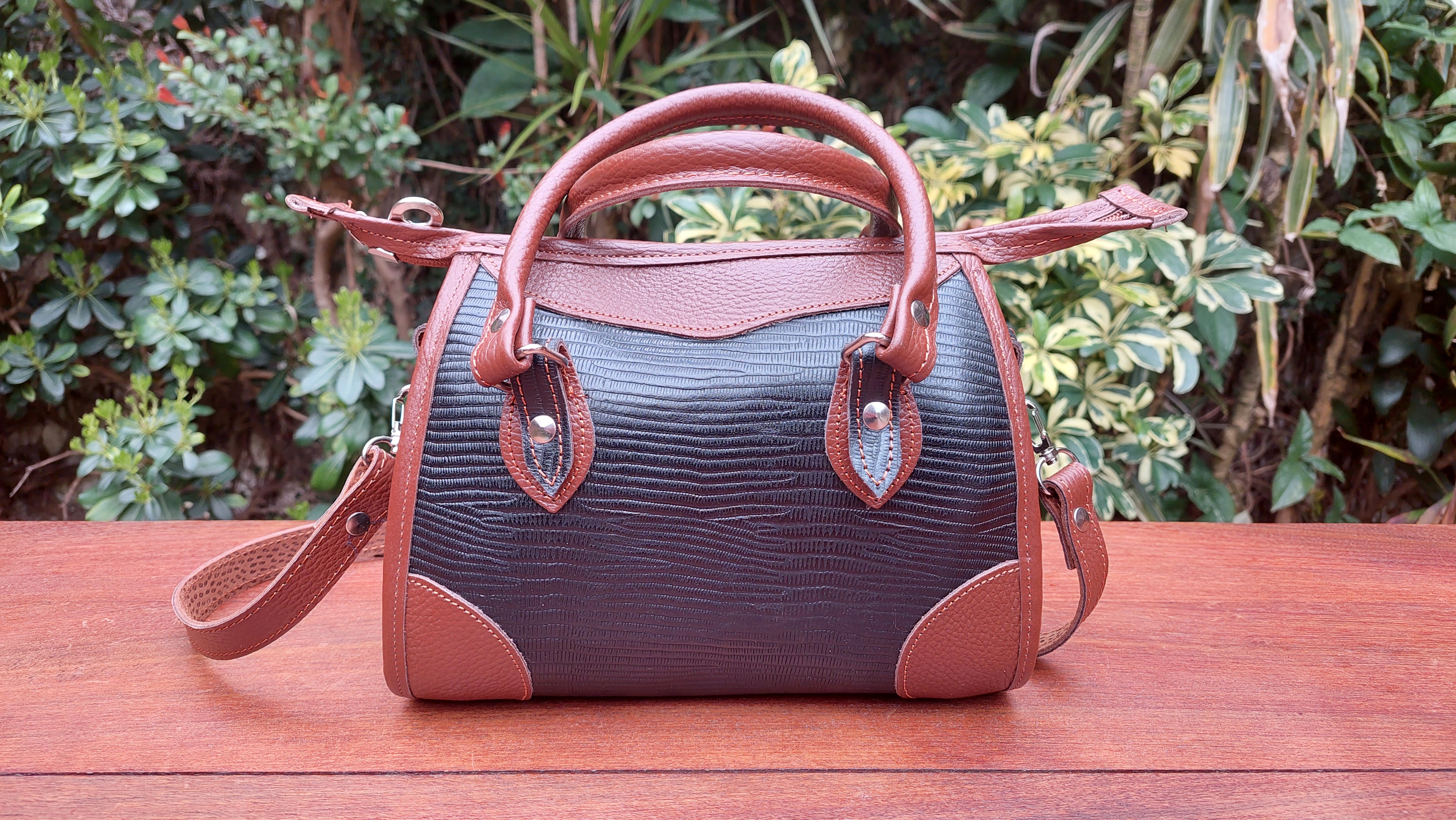 Mochila de Cuero Vacuno Mirabeli - Negro