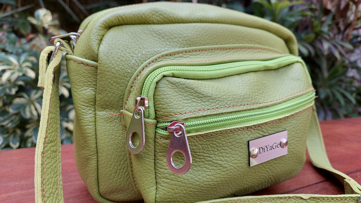 Bandolera de Cuero Vacuno Iguazú - Verde Manzana