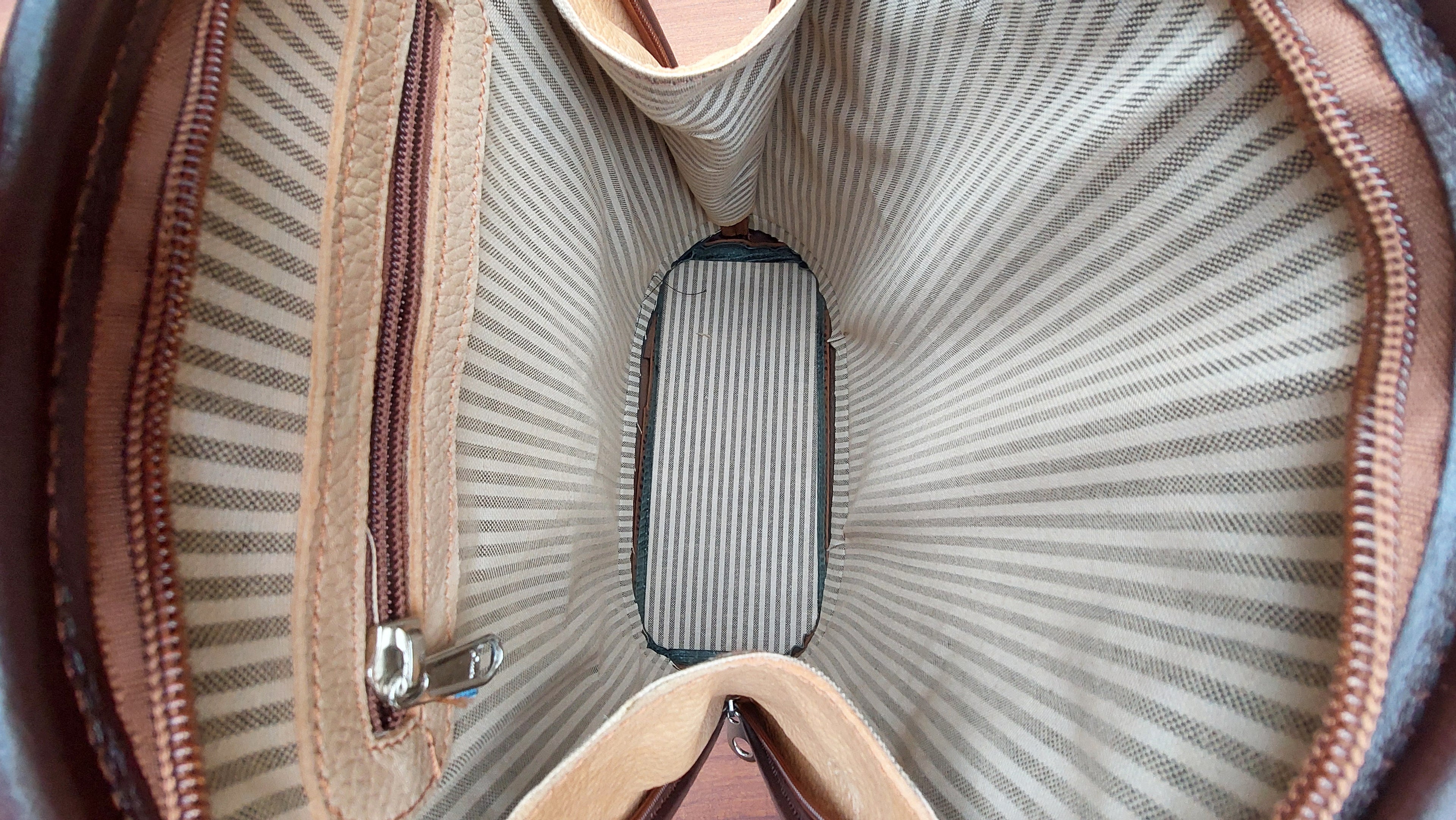 Mochila de Cuero Vacuno Caldén - Verde