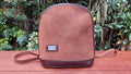 Mochila de Cuero Vacuno Caldén - Grabado Capybara